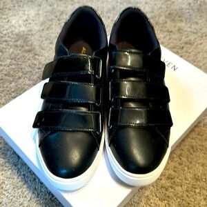 Aldo black leather and patent sneakers